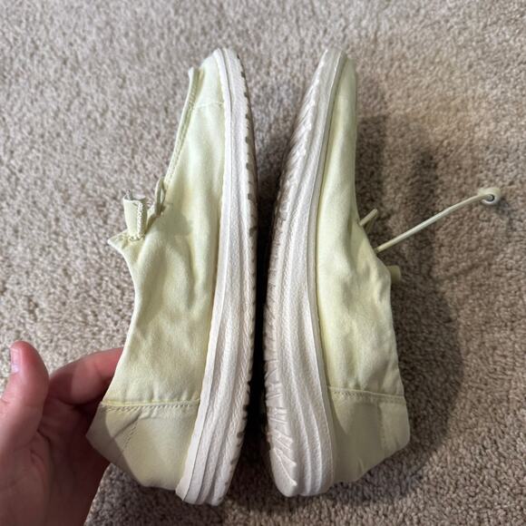 Hey Dude Wendy Light Yellow Women's Slip On Loafers Shoes Size 8 Anise Easy On - Picture 6 of 9